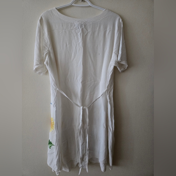 Coco International L/XL White Dress with Handpainted Sunflower Design - Picture 11 of 11